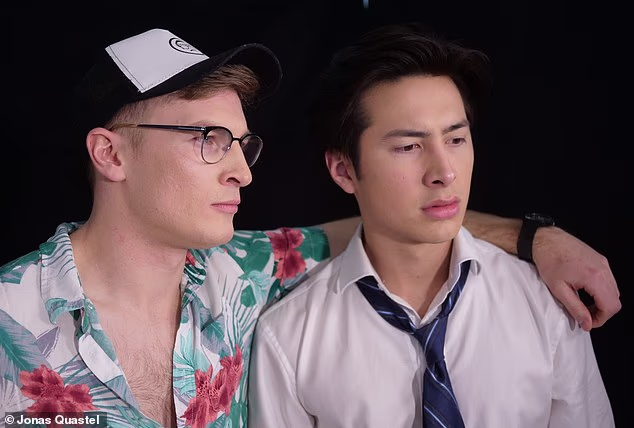 Copping je za Daily Mail rekla da je rano znala da Williams ima 'informativni faktor', pa je napravila rijedak potez nakon što je diplomirao - preporučila ga je svom agentu