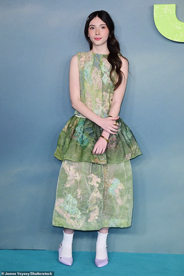 Film, koji u kina stiže 30. siječnja, također glumi Bodhi Rae Breathnach (na slici) i Bill Nighy