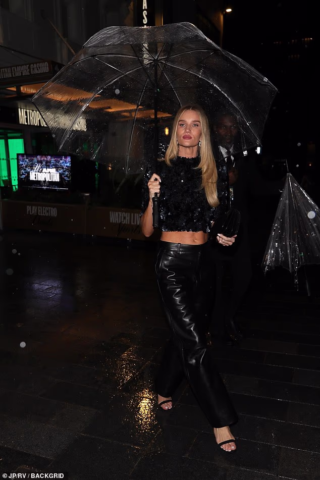 Rosie je izgledala nevjerojatno dok je izlazila s premijere