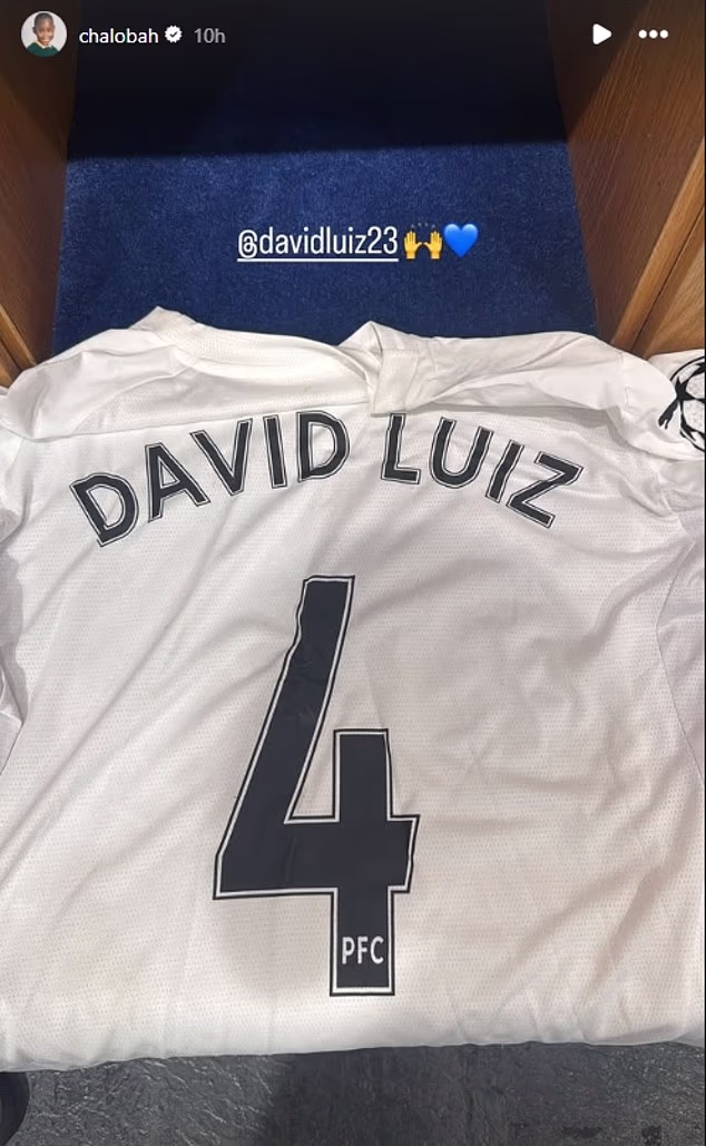 Chelseajev Trevoh Chalobah otkrio je da mu je Luiz također poklonio majicu nakon utakmice