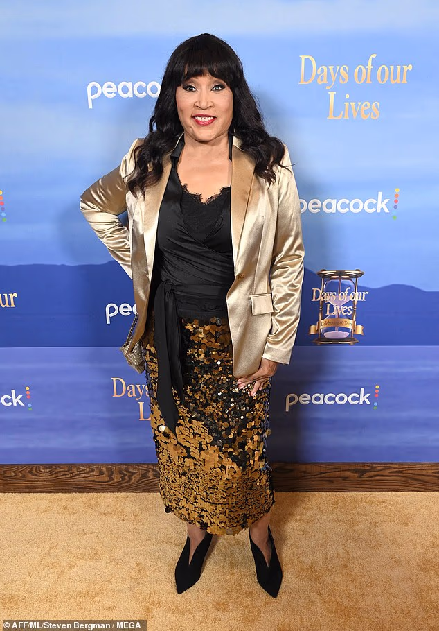 Harry je dodao: 'Počneš raditi lice, zatim ćeš htjeti početi raditi grudi, a zatim struk. Zato moraš paziti da ne postaneš ovisan'