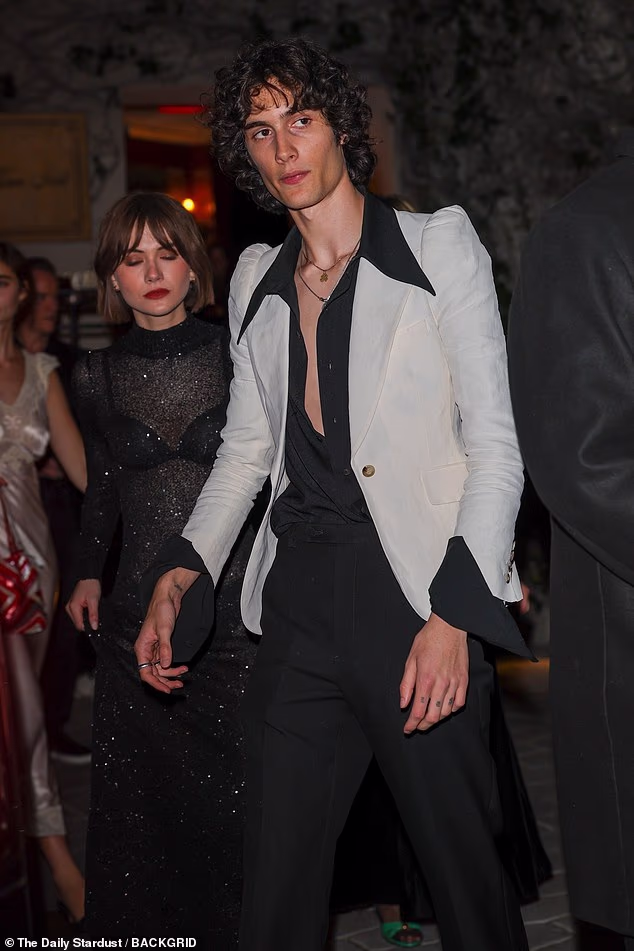 Američki pjevač Shane Michael Boose, profesionalno poznat kao Sombr, koji je nedavno bio na turneji po australskoj festivalskoj sceni, osvojio je osmo mjesto s 12 prema 12