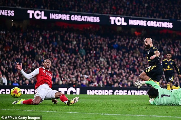 Bryan Mbeumo iskoristio je dar Martina Zubimendija i izjednačio za United