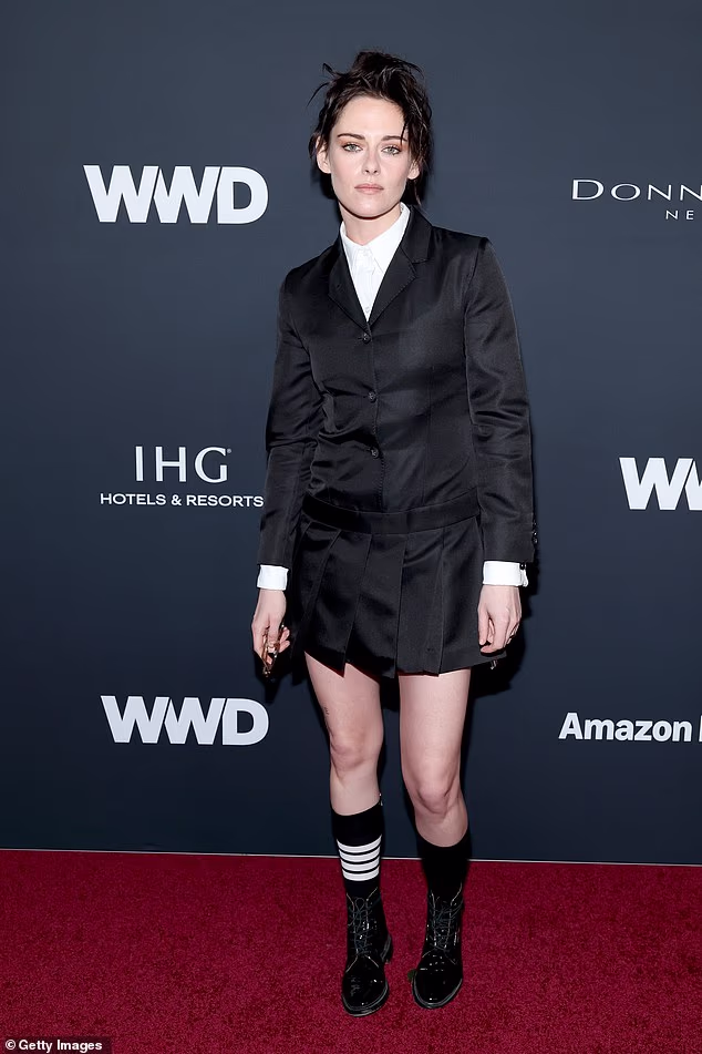 'Ljudi misle da svatko može biti glumica, ali kad sam prvi put sjela razgovarati o svom filmu kao redateljica, pomislila sam, "Vau, ovo je drugačije iskustvo, pričaju sa mnom kao da sam netko s mozgom,"' objasnila je; Gledano u siječnju