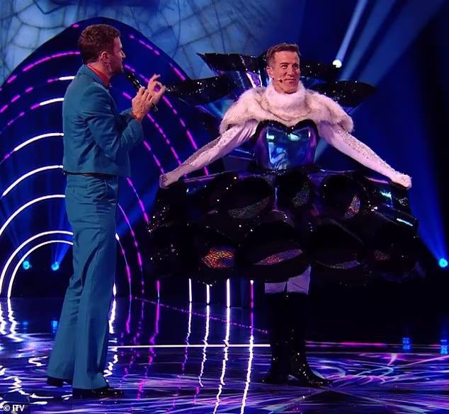 Anton je rekao da 'voli svaku sekundu' da je 'shrvan što je izglasan'