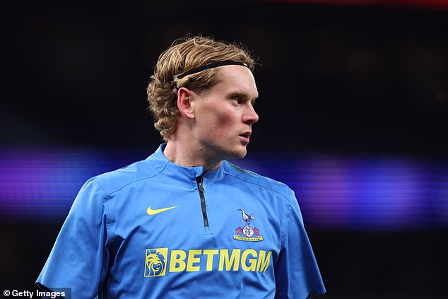 West Ham have made a loan approach for Tottenham goalkeeper Antonin Kinsky