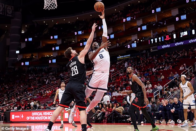 Pera je postao najmlađi NBA vlasnik kada je 2012. godine preuzeo Grizzliese