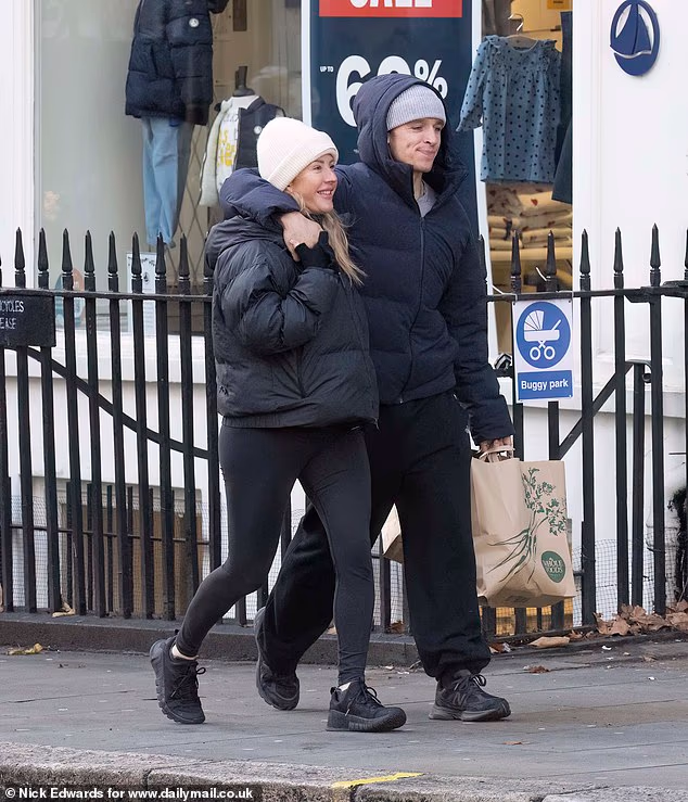 Goulding sa sadašnjim dečkom Beauom Minniearom. Par će kasnije ove godine dočekati svoje prvo zajedničko dijete, Gouldingovo drugo