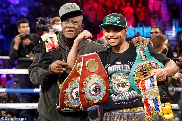 Lopez je glasno govorio o svom uvjerenju da može 'slomiti' Stevensona psihički kao i fizički, unatoč Stevensonovoj reputaciji jednog od najneuhvatljivijih obrambenih boraca u boksu.