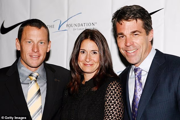 Lance Armstrong, supruga Chrisa Fowlera Jennifer i voditeljica ESPN-a prisustvuju događaju Zaklade V 2007. Jennifer je nekoć vodila fitness emisiju na ESPN-u pod nazivom 'BodyShaping' 1990-ih