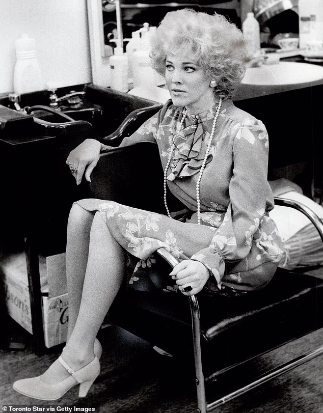 Osim Home Alone, zajedno su glumili na Second City Television (SCTV) koja je debitirala 1976.; Ona se vidi na fotografiji SCTV-a