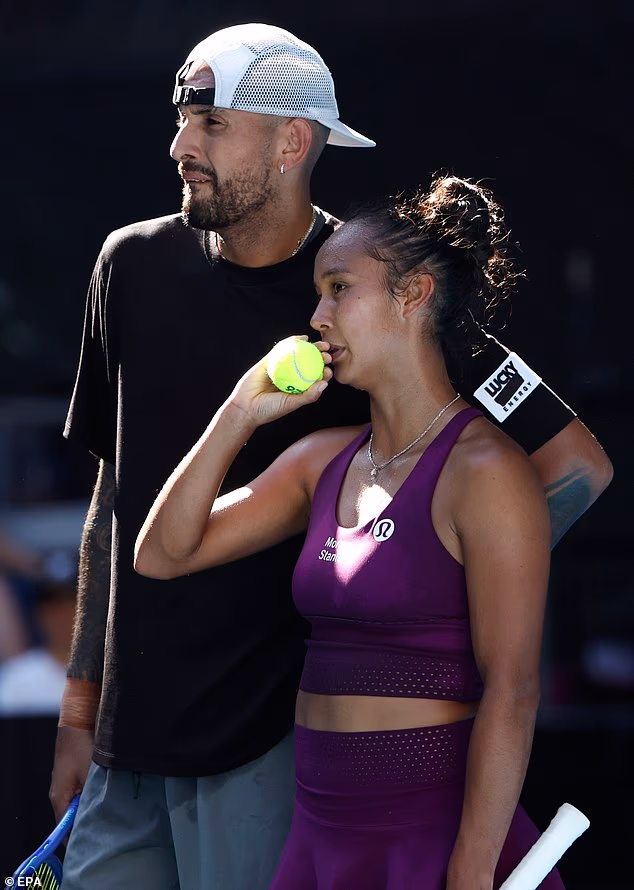 Govoreći o podcastu Shaped by Trent Cotchin, Rafter je smatrao da Kyrgios ima priliku osvojiti '10 Grand Slam turnira' (teniska zvijezda je na slici, s partnericom u mješovitim parovima Leylah Fernandez)