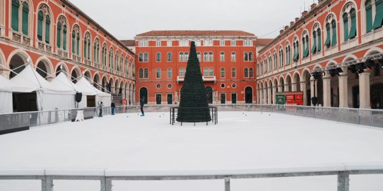 Adventa na Prokurativama više nema, ali klizalište je ostalo