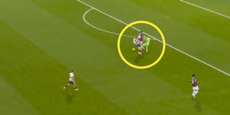 Ali što radi vratar? Besmislen izlazak, Bruno Guimarães ga kažnjava