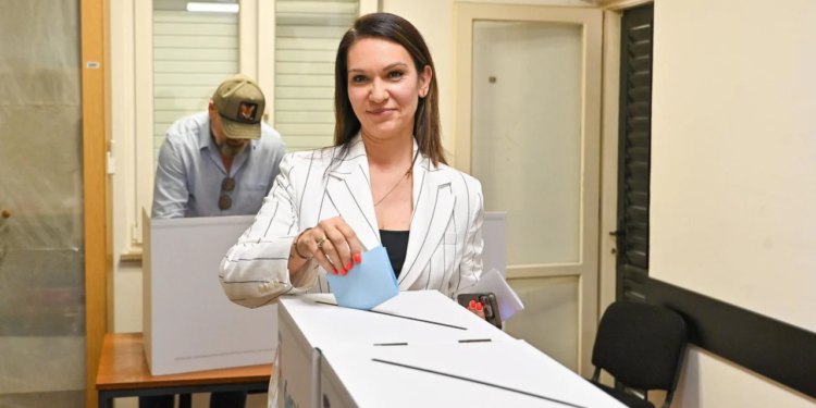 Anita Bonačić Obradović: Otpad na dubrovačke plaže ne dolazi samo iz Albanije nego i iz lokalnih područja. Grad plaća kazne, a gradonačelnik loše upravlja sustavom