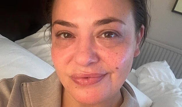 Ant McPartlinova bivša Lisa Armstrong (49) ‘sretnija je nego ikad’, a novi dečko glumac (34) tretira je kao ‘princezu’ nakon što je u prethodnim vezama bila ‘druga violina’