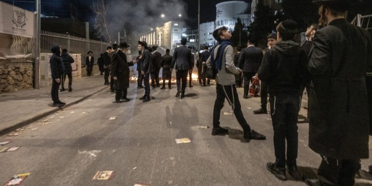 Autobus pregazio ultraortodoksne Židove koji su prosvjedovali u Jeruzalemu (VIDEO) — RT World News