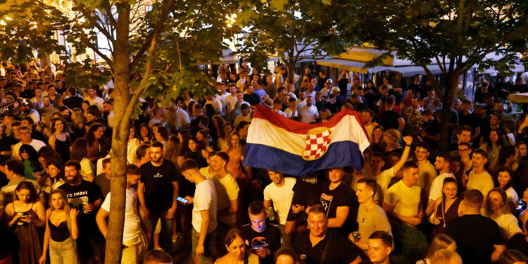 Bauer objavio kako se jako zeznuo Tomašević s Thompsonom: ‘I kaj bumo sad dragi moj Senfek’