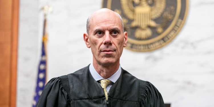 Bijela kuća podržava napore GOP-a za opoziv ‘lopovskih’ saveznih sudaca