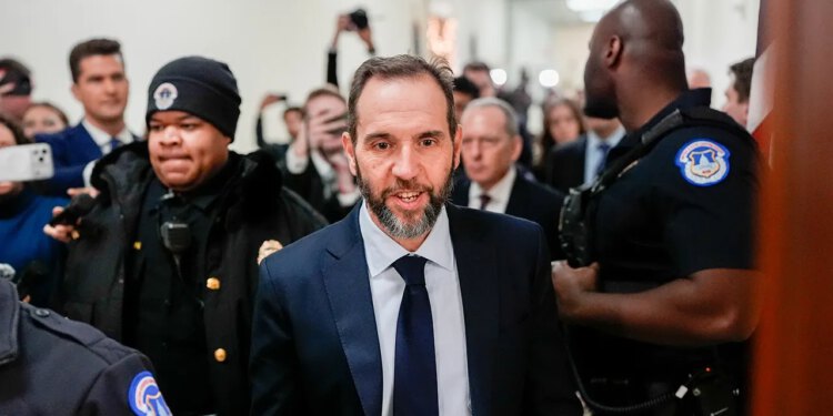 Bivši posebni tužitelj Jack Smith suočava se sa saslušanjem u Predstavničkom domu u vezi s Trumpovim slučajevima