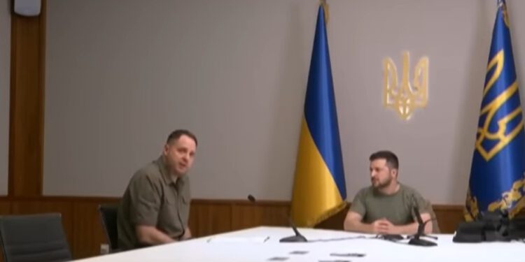 Bivši savjetnik Zelenskog nakon ostavke najavio da ide na front: Njegov potez iznenadio je sve