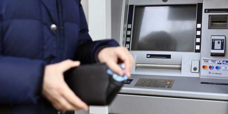 Brojnim Hrvatima na račune će u petak sjesti pristojan novac: Moraju ispuniti ove uvjete