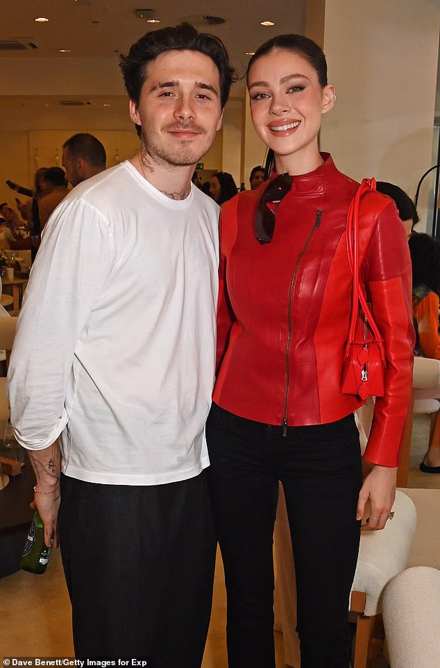 Brooklyn Beckham upozorio je roditelje Davida i Victoriju da ga kontaktiraju samo preko njegovih odvjetnika na vrhuncu njihove obiteljske svađe