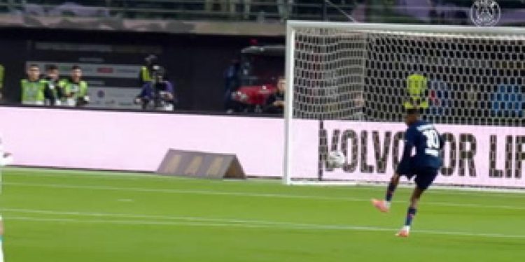 Chevalier obranjuje dva jedanaesterca, PSG je prvak: najvažnije