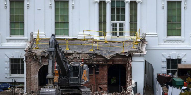 Čini se da je savezni sudac skeptičan u pogledu Trumpove ovlasti da obnovi plesnu dvoranu Bijele kuće