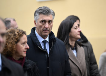 Čovjek iz ere Sanadera, Račana i Kosorice preuzima teško posrnulu stranku: Ciljaju na Plenkovića