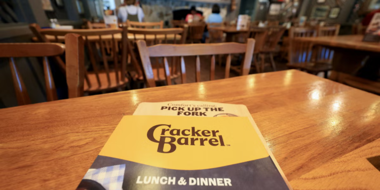 Cracker Barrel naređuje svojim zaposlenicima koji putuju na posao da jedu samo u njegovim restoranima