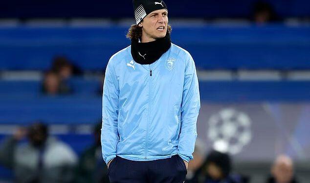 David Luiz učinio dirljivu gestu legendarnom bivšem zaposleniku Chelseaja – nakon što se kultni heroj vratio na Stamford Bridge
