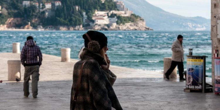 Dok je cijela Hrvatska u debelom minusu, Dubrovčani su se probudili na ‘ugodnih’ + 5. No već večeras temperatura pada ispod nule, a idući tjedan…