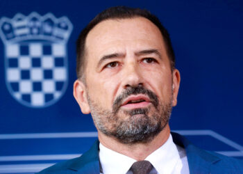 Dom i nacionalno okupljanje o gorućem pitanju: ‘U samo jednoj zemlji je obavezno, a to je Ukrajina’