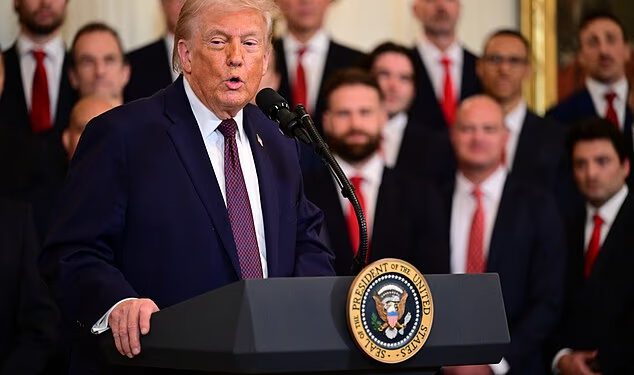 Donald Trump ponovno ismijava Kanadu dok raspiruje žestoko hokejaško rivalstvo slaveći Florida Pantherse