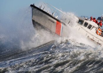 Drama na Jadranu: Mornari satima plutali bez kormila, spas pronašli na platformi Ivana A