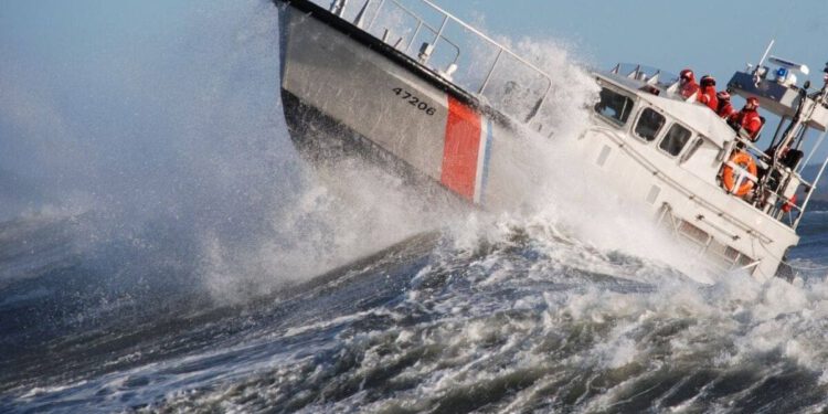 Drama na Jadranu: Mornari satima plutali bez kormila, spas pronašli na platformi Ivana A