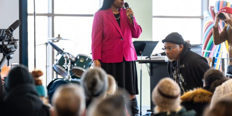 FOKUS ČINJENICA: Bijela kuća dijeli izmijenjenu sliku koja prikazuje uhićenje odvjetnika za građanska prava u Minnesoti