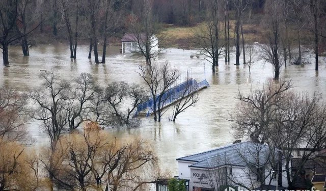 FOTO Naš fotograf zabilježio je izlijevanje Neretve i Bune te klizišta u Mostaru