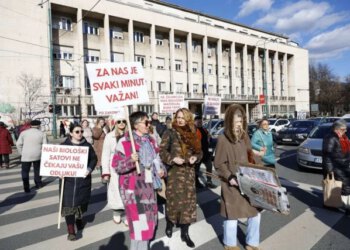 FOTO Pacijenti oštećeni zatvaranjem poliklinike u Sarajevu održali prosvjede