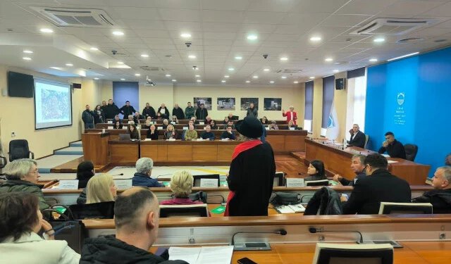 FOTO Velik interes građana za plan razmještaja kontejnera u Mostaru