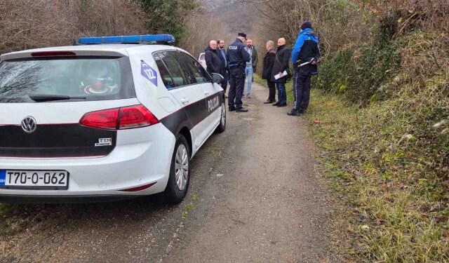 FOTO/VIDEO Kuti kod Mostara: Sud zabranio mještanima dolazak na vlastitu zemlju, susjedi blokiraju prolaz deminerima