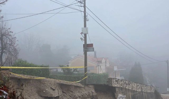 FOTO/VIDEO Zbog klizišta ugrožene kuće u mostarskom naselju Cim