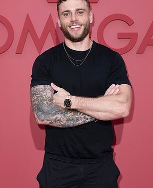 Gay zvijezda Olimpijskih igara priča o svojoj tajnoj vezi s Miley Cyrus prije izlaska u ‘divlju’ usporedbu Heated Rivalry