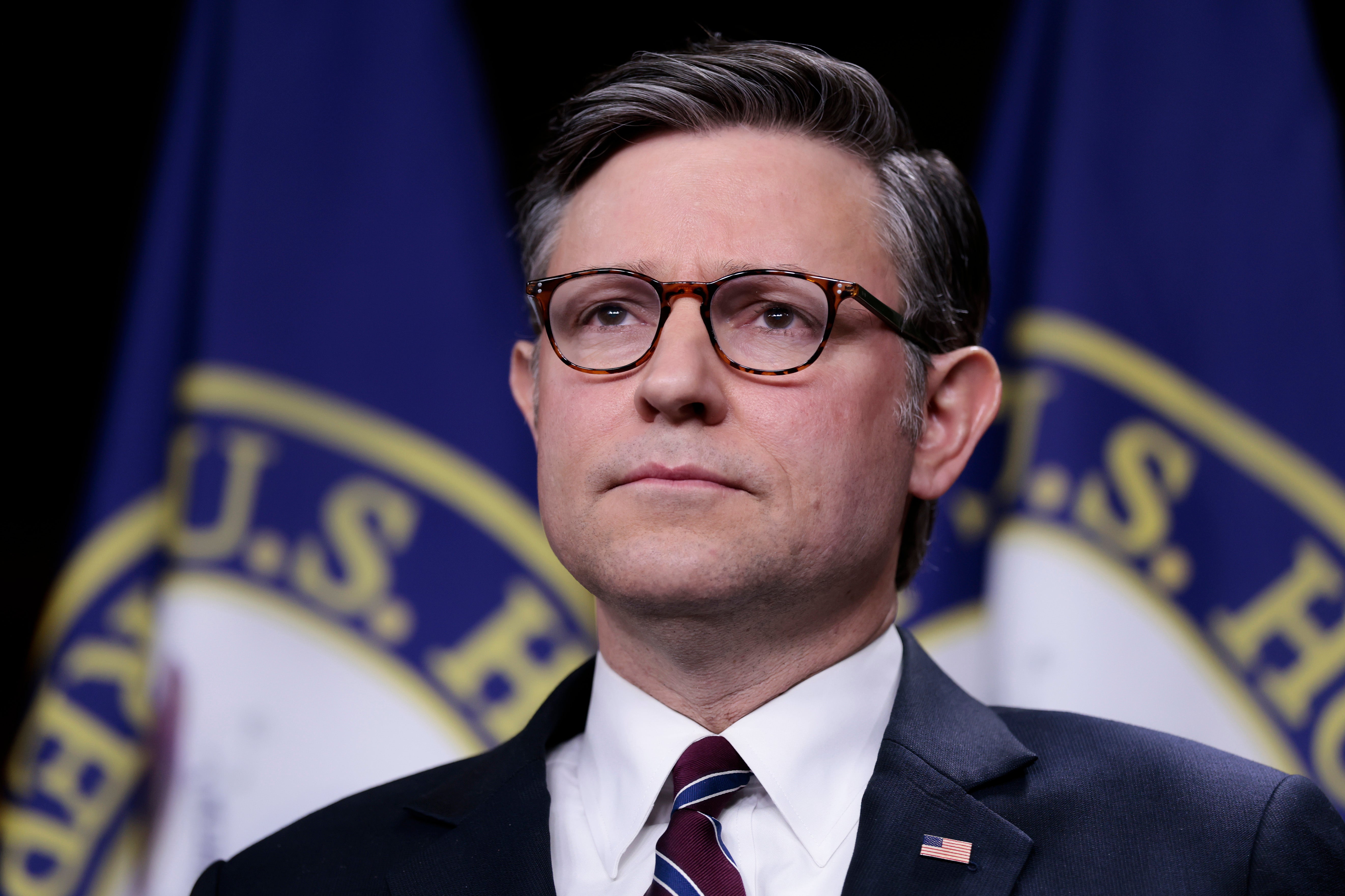 Predsjednik Predstavničkog doma Mike Johnson rekao je da će zadržati presudu o navodnoj kriminalnoj istrazi protiv predsjednika Federalnih rezervi Jeromea Powella