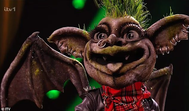 Gledatelji i suci Maskiranog pjevača zapanjeni kada je Gargoyle otkriven kao legendarna pop zvijezda 90-ih