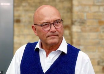 Gregg Wallace ‘smišlja novi život u rodnoj Italiji svoje supruge’ nakon što se oglasio na BBC-ju nakon što je dobio otkaz u glavnom kuharu zbog optužbi za loše ponašanje