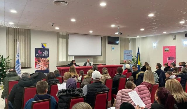 HNŽ i dalje bez potpore za obitelji s troje djece: „Vrijeme obećanja je prošlo“