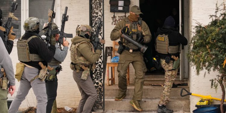 ICE optužen za ‘kršenje ustava’ u uhićenju ovnom za udaranje čovjeka u Minneapolisu