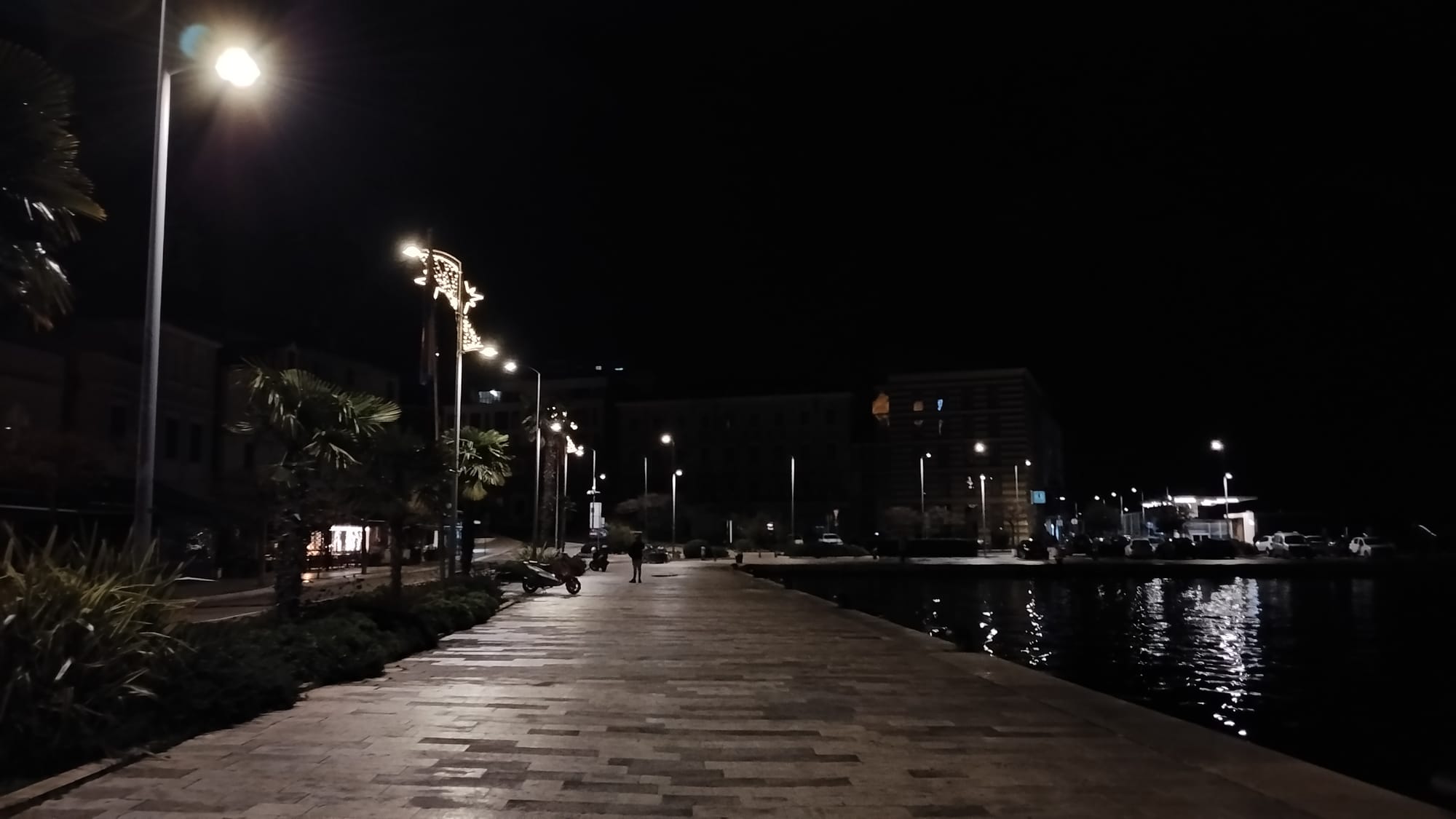 Druga strana šibenske medalje: "Da, čudo smo 65 dana, ali  ovako je ostalih 300 - Razvikanost se skupo plaća, a grad je prazan!"